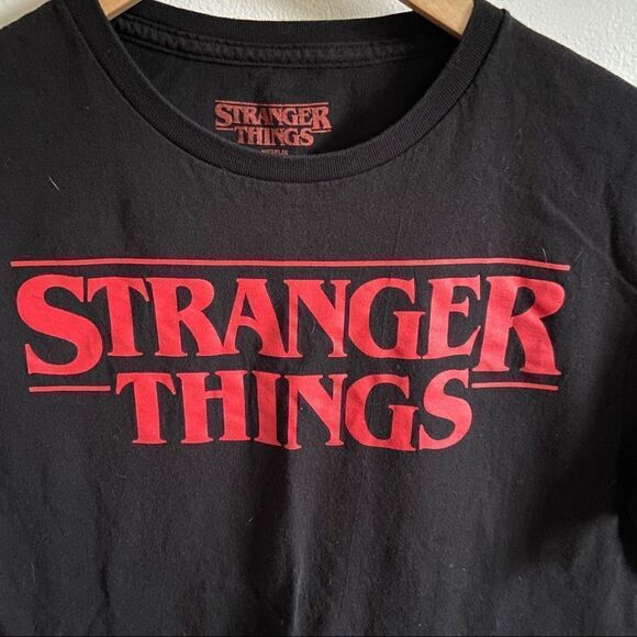 Strange things graphic T-shirt - Picture 6 of 7